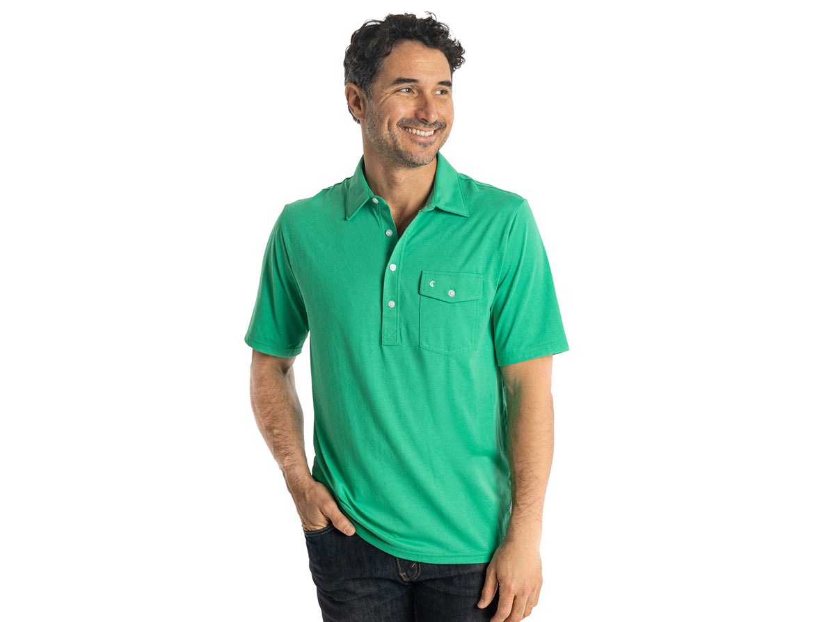 Criquet Performance Players Shirt in Golf Green, studio photo
