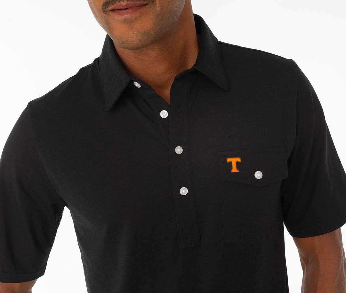 Criquet Tennessee in Coach's Performance Players Shirt, T, Black, close-up detail